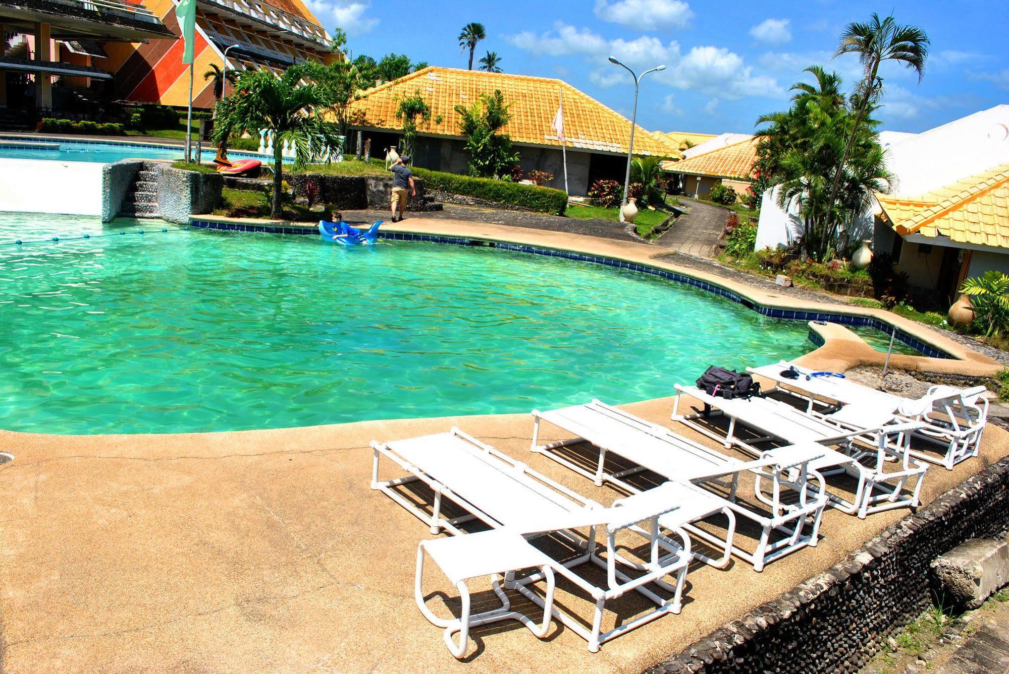 Leyte Park Resort Hotel Tacloban Exterior photo