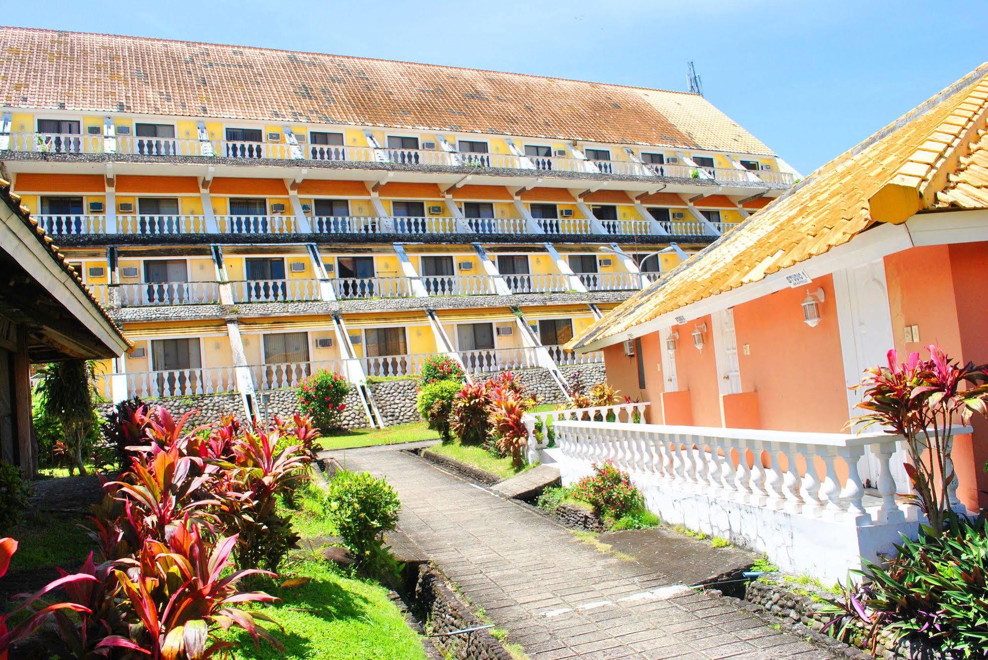 Leyte Park Resort Hotel Tacloban Exterior photo